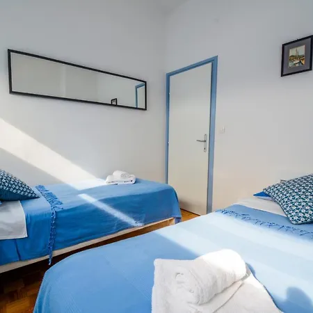 Captain's Apartman *