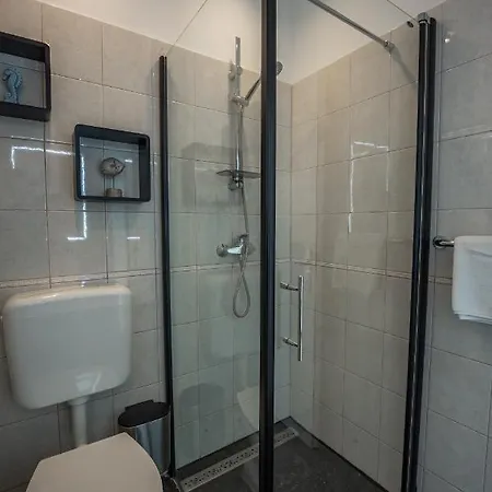 Apartment Captain's
